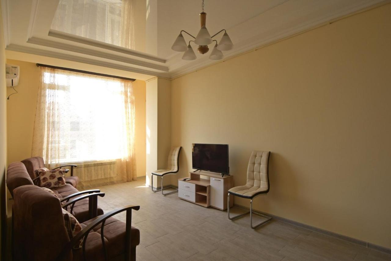 Rent Inn Yerevan On Sakharov Square Exteriör bild