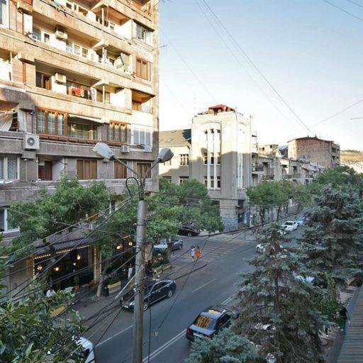 Rent Inn Yerevan On Sakharov Square Exteriör bild