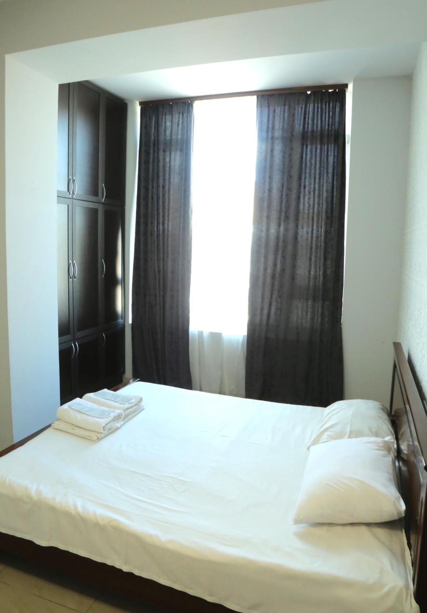Rent Inn Yerevan On Sakharov Square Exteriör bild