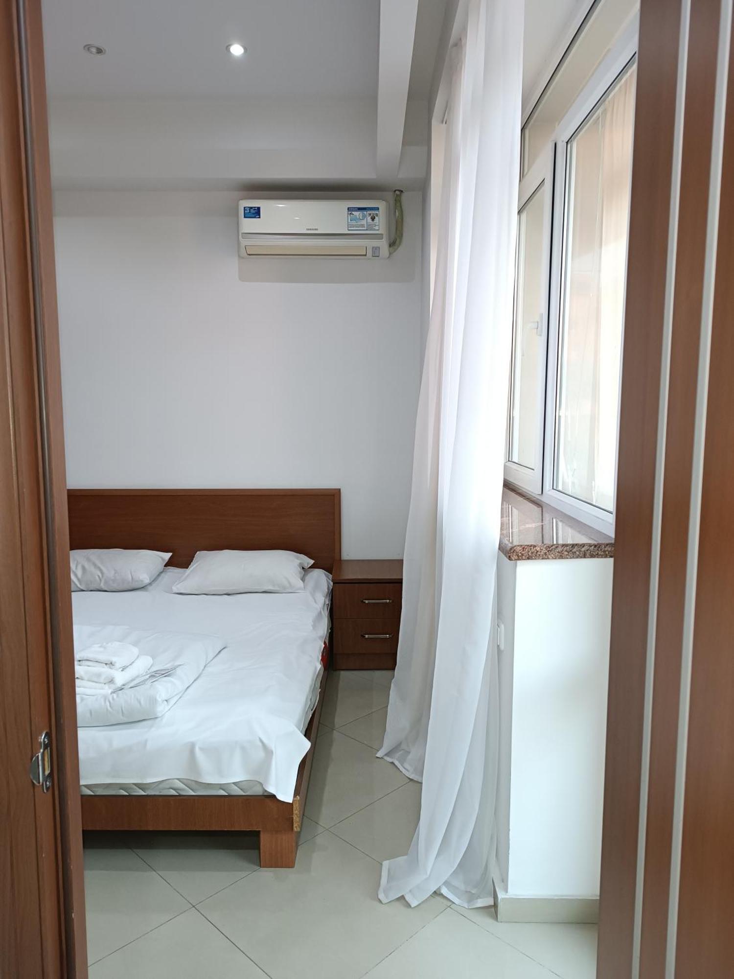 Rent Inn Yerevan On Sakharov Square Exteriör bild