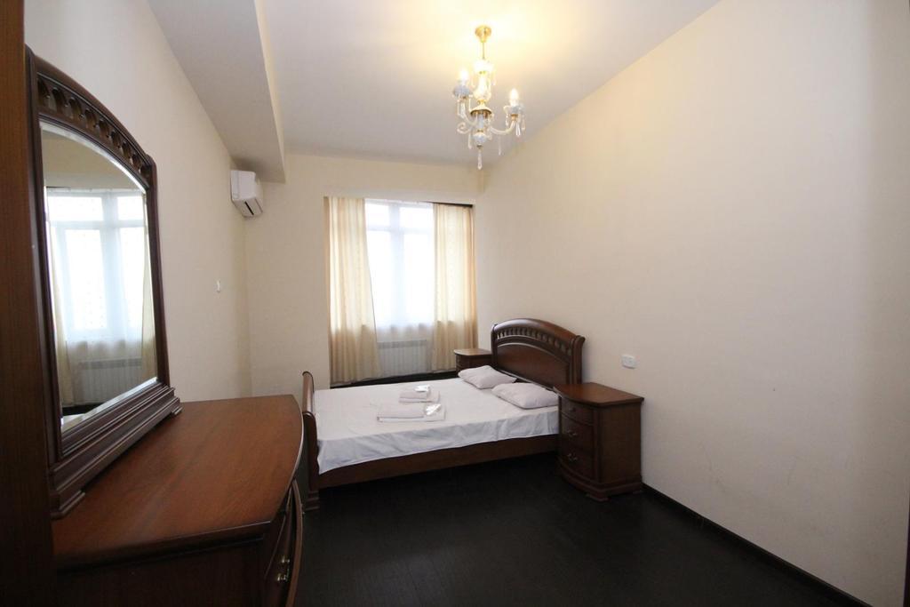 Rent Inn Yerevan On Sakharov Square Rum bild