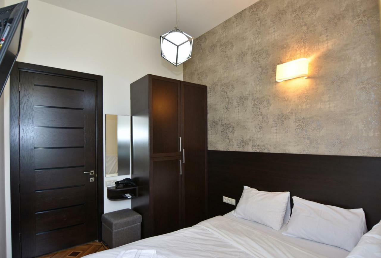 Rent Inn Yerevan On Sakharov Square Exteriör bild