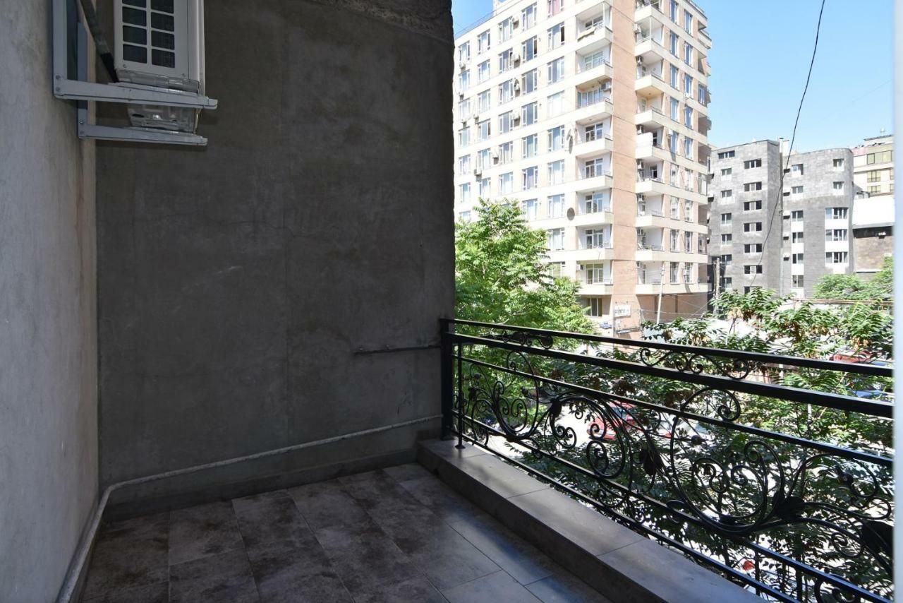Rent Inn Yerevan On Sakharov Square Exteriör bild