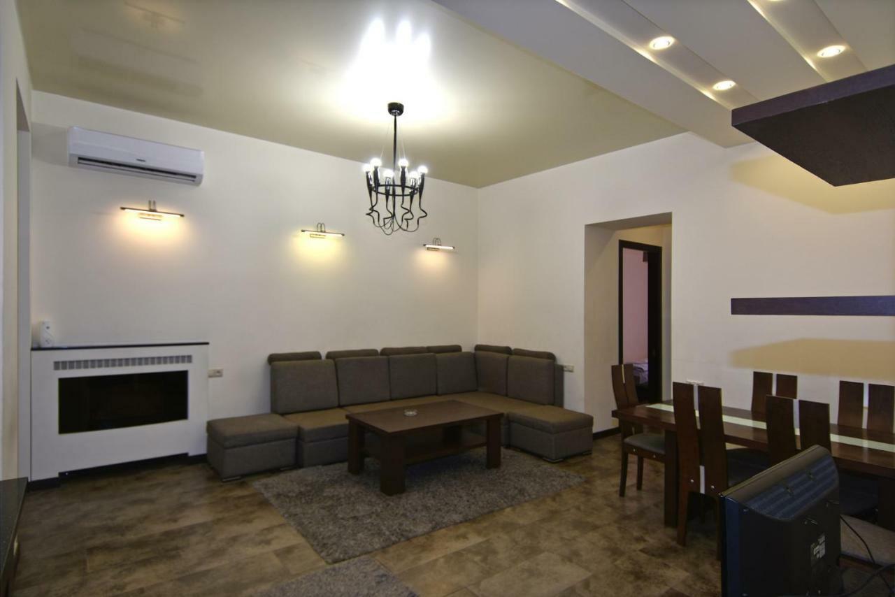 Rent Inn Yerevan On Sakharov Square Exteriör bild