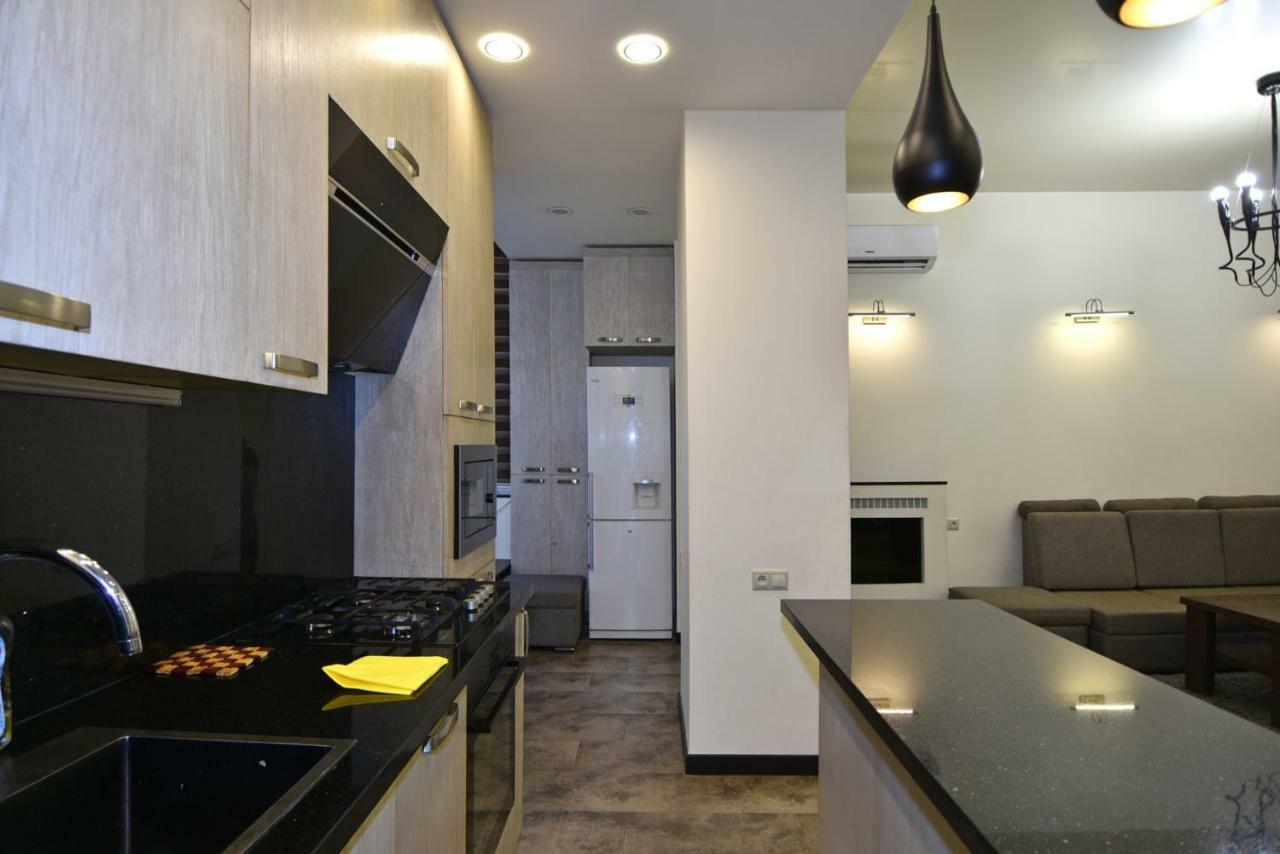 Rent Inn Yerevan On Sakharov Square Exteriör bild